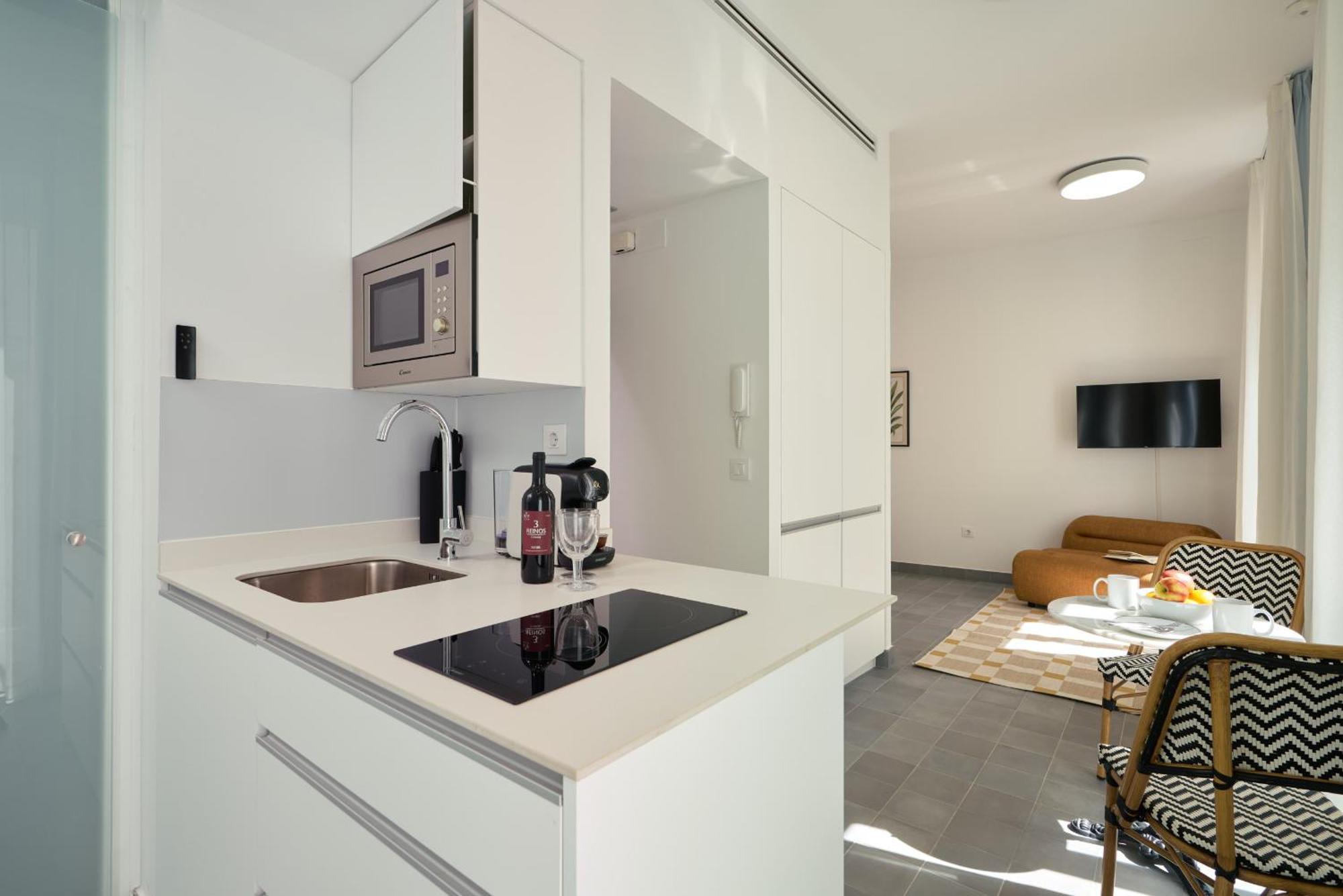 Studio Apartment One Double Bed