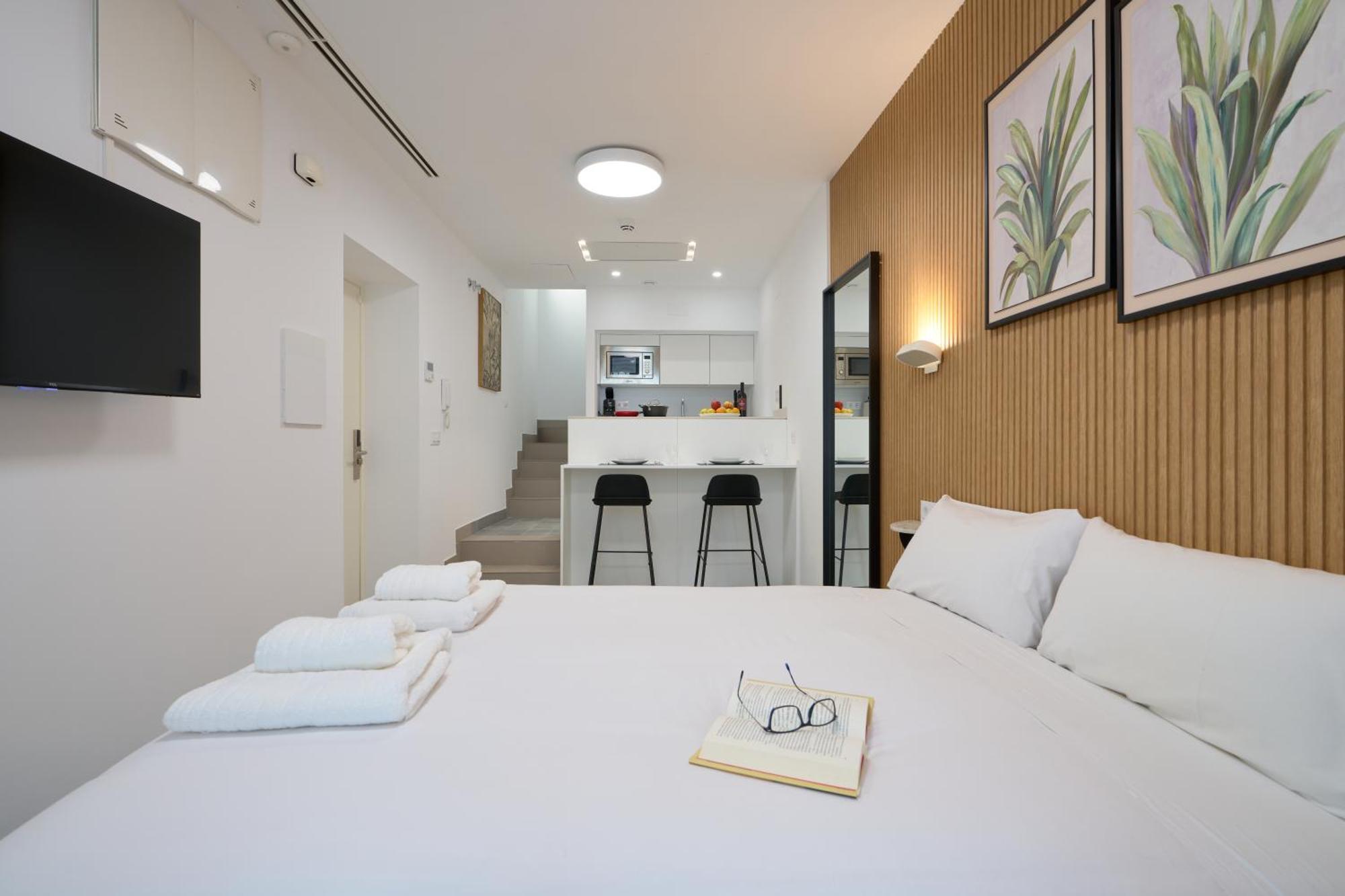Studio Apartment One Double Bed