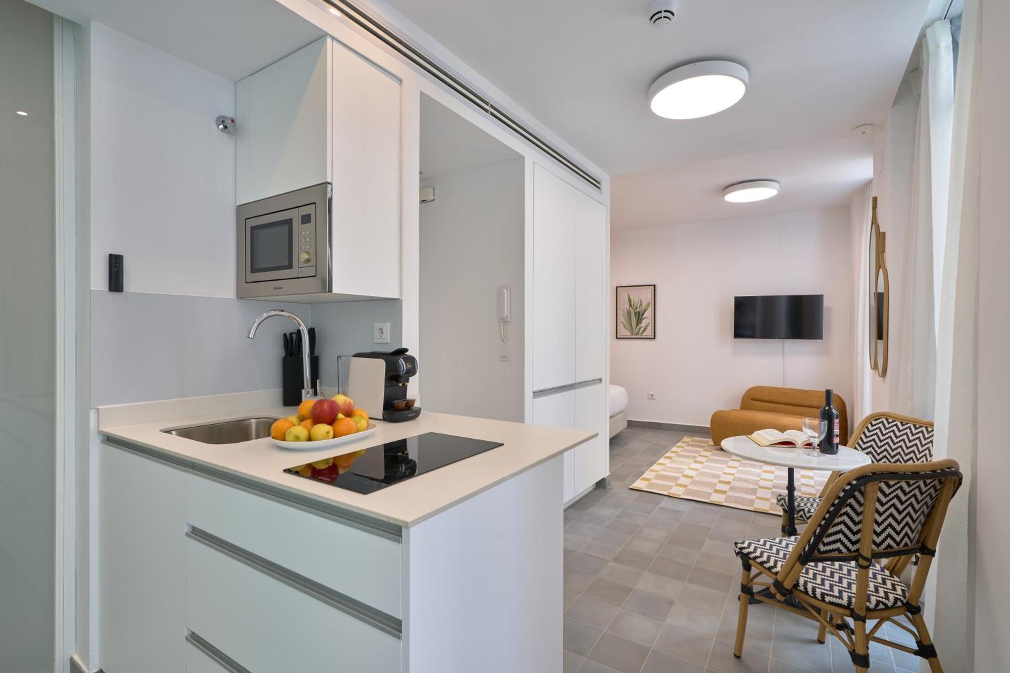 Studio Apartment One Double Bed