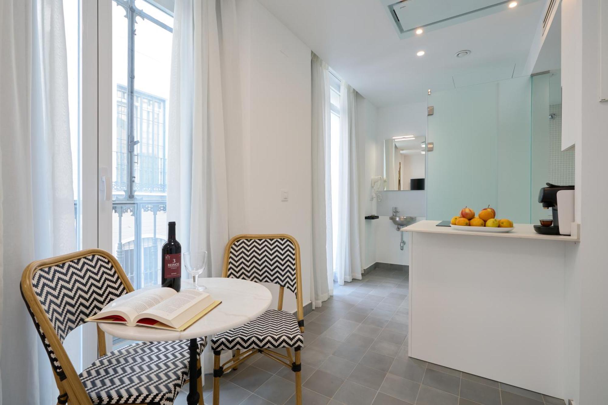 Studio Apartment One Double Bed