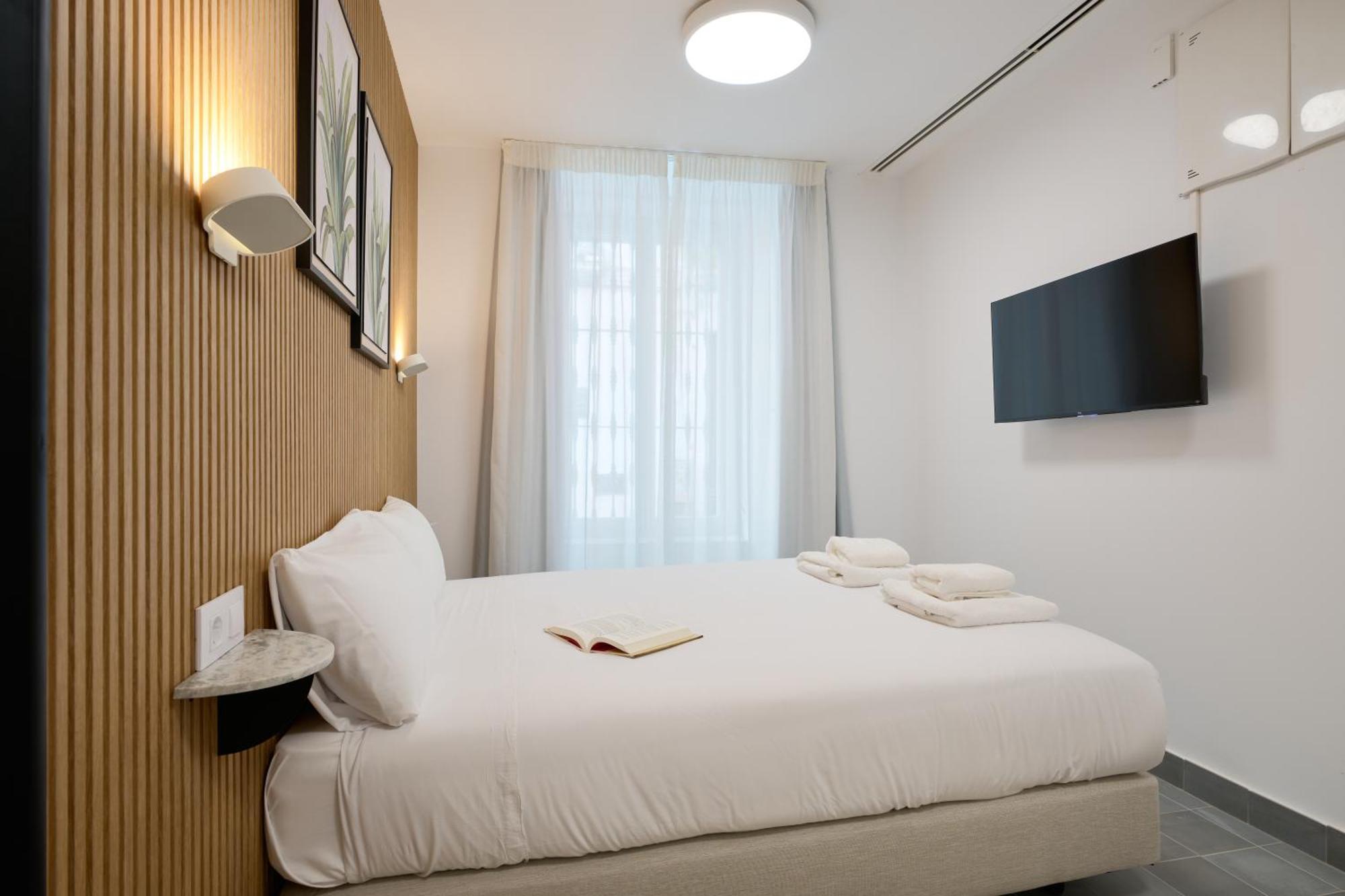 Studio Apartment One Double Bed