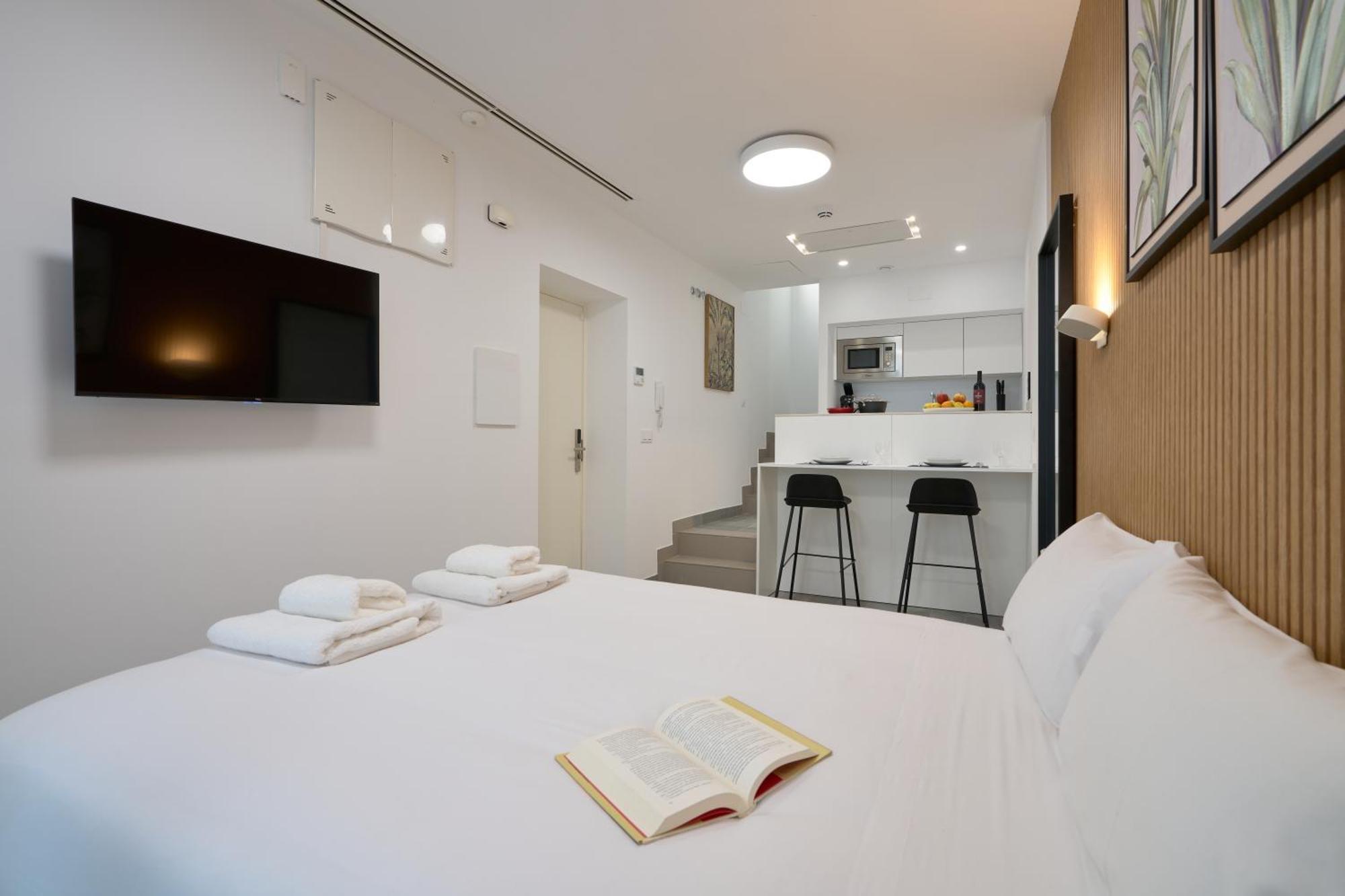Studio Apartment One Double Bed